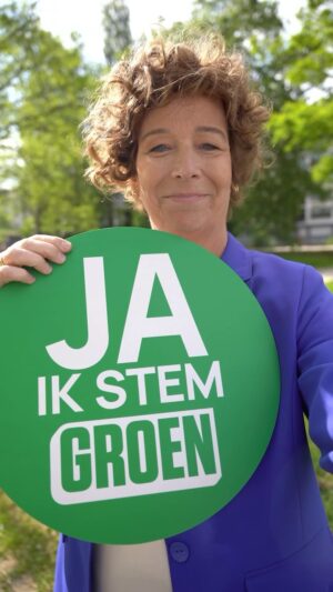 Petra De Sutter Instagram - Bedankt om deze video door te sturen naar je vrienden.

Want blijven vechten voor het klimaat, voor LGBTQI  en mensenrechten, voor betaalbare gezondheidszorg – dat kan ik niet alleen. Elke stem telt.

In Oost-Vlaanderen vind je mijn naam bovenaan de Kamerlijst van Groen, lijst 15.

Woon je niet in Oost-Vlaanderen? Dan kan je me steunen door alsnog op Groen te stemmen. 

Samen maken we morgen het verschil. 

#9juni #Kies24 #Stem24 #EnkelmetGroen