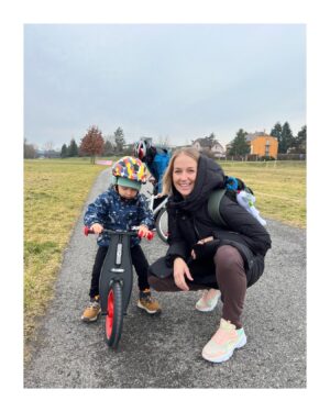 Petra Vojtková Instagram - Poprvé firstbike🤍

#jizda #parada