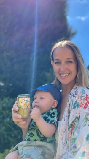 Petra Vojtková Instagram - 🤩 ❗️SOUTĚŽ❗️🤩
O 3 balíčky @sunar_cz produktů v hodnotě 1200 Kč pro naše milované začínající jedlíky👶🏼Balíček plný příkrmů od ukončeného 4., či 6. měsíce 😉 

Můžete se těšit na Sunar:
•⁠ ⁠BIO příkrmy ve skleničce
•⁠ ⁠BIO kapsičky
•⁠ Mléčné kaše
⁠•⁠ Kapsičky čistě ovocné, s cereáliemi, ale i maso-zeleninové
•⁠ ⁠BIO křupky✨

Rádi bychom třem z vás vykouzlili úsměv na tváři, tak do komentáře označte další dva lidi a já za týden budu losovat🧡 Tak držím palce✊🏻 Jak s příkrmy, tak v soutěži😉🍼🤩🥦🍎🍌🥕

#sunarcz #prvniprikrmy