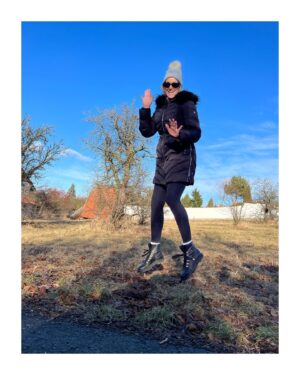 Petra Vojtková Instagram - Konec šestinedělí…yeeees🤩🤩🤩

Ten čas jen pro nás. Doma. Spolu. Už to nic a nikdo nevrátí🤍

#zacinanovaetapa #happy #sunshine