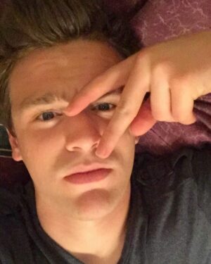 Peyton Clark Instagram - Happy #NationalSelfieDay! ✌️(I really hope that's not a gang sign it's just supposed to be a lazy peace sign I swear)