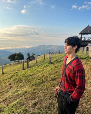 Phachara Suansri Instagram - ขอให้เป็นปีที่ดีสำหรับทุกคนครับ :) Have a good year☀️