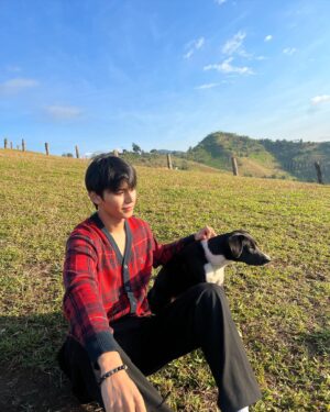 Phachara Suansri Instagram - ขอให้เป็นปีที่ดีสำหรับทุกคนครับ :) Have a good year☀️