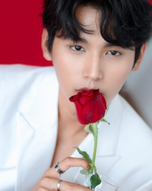 Phachara Suansri Instagram - A person who make your heart sing🌹🎶