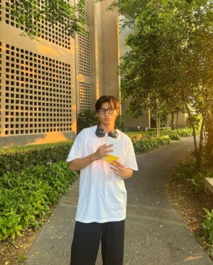 Phachara Suansri Instagram - Another year of me ขอบคุณทุกคำอวยพรครับ🌞💚