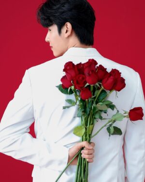 Phachara Suansri Instagram - A person who make your heart sing🌹🎶