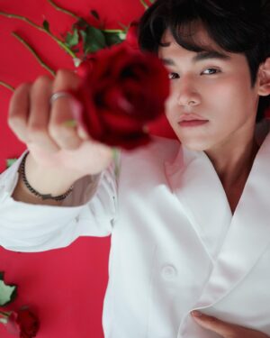 Phachara Suansri Instagram - A person who make your heart sing🌹🎶