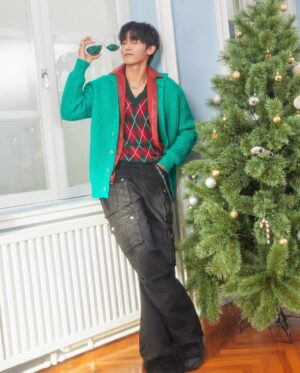 Phachara Suansri Instagram - Merry Christmas Ho HO🎅 🎄