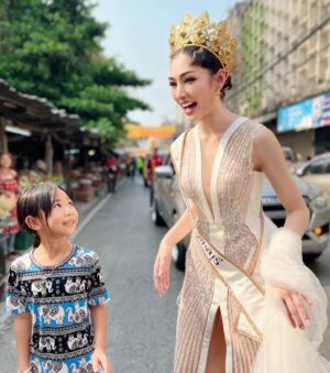 Pheeraya Phuangsombut Instagram - ขบวนแห่องค์สมมติเจ้าแม่กวนอิม งานเจ้าแม่ทิบทิม เจ้าพ่อเจ้าแม่ตาคลี ประจำปี 2567 เช้านี้ค่ะ 
.
Dress : @whitehousethailand @lengleader 
MUA : @google_makeup 
Hair : @nai_fong_beer 
.
@missgrand_phetchaburi