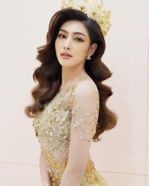 Pheeraya Phuangsombut Instagram - เปิดรับสมัครแล้วนะคะ #มิสแกรนด์เพชรบุรี2025 ใครจะเป็นสาวเมืองเพชรคนต่อไปน้าาาา🫧
Makeup: @unun_makeup 
Hair: @berryblack15 
Dress: ห้องเสื้อมงลง
.
#หมิวพีมิสแกรนด์เพชรบุรี2024
#หมิวพีรญา
#หมิวพี 
#MiewPheeraya
#MiewP
#มิสแกรนด์เพชรบุรี
#MissGrandPhetchaburi
#เพชรบุรีมีดีตั้งแต่พีดีทีมใหม่
#สาวงามแห่งเมืองพริบพรี
#มิสแกรนด์ไทยแลนด์
#MissGrandThailand