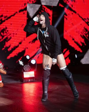 Phil Brooks Instagram - Welcome Back, CM Punk! #WWEMSG

📷: Michelle Farsi / MSGE