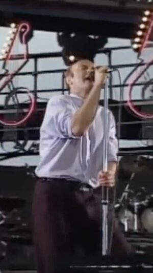 Phil Collins Instagram - “Sussudio” live at Knebworth Festival, 1990

Did you know Phil performed both solo and with @genesis_band at this show?

#tbt