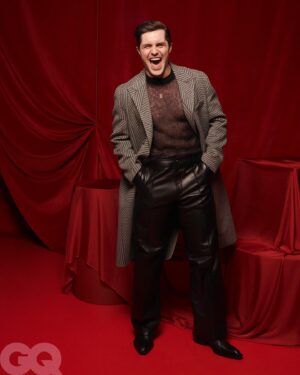 Phil Dunster Instagram - Is this series of photos…

A: Me having a, candidly, lovely time at @britishgq ‘Man of the Year’ in a lovely leather and sheer duo thanks to the very nice and clever friends over at @fendi 

B: Reviving THAT ‘Ross Geller’ look like a resplendent phoenix (I’ve never understood the shade thrown for that thought he looked mint)

C: me queuing outside Berghain when the bouncer looks over, trying to act normal

🧥
@jamesyardley 
@warrenalfiebaker 

💅
@ewtmakeup
