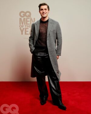 Phil Dunster Instagram - Is this series of photos…

A: Me having a, candidly, lovely time at @britishgq ‘Man of the Year’ in a lovely leather and sheer duo thanks to the very nice and clever friends over at @fendi 

B: Reviving THAT ‘Ross Geller’ look like a resplendent phoenix (I’ve never understood the shade thrown for that thought he looked mint)

C: me queuing outside Berghain when the bouncer looks over, trying to act normal

🧥
@jamesyardley 
@warrenalfiebaker 

💅
@ewtmakeup
