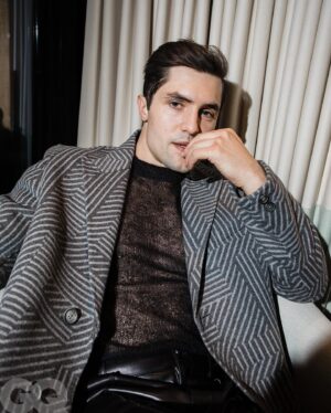 Phil Dunster Instagram - Phil Dunster tried leather for the first time tonight. And he kinda likes it. That's probably because it's from Fendi, and that's probably because it mixes a powerful big coat with some party boy mesh and techno veteran leathers. 

Read about his Big Fit for #GQMOTY at the link in bio. 
Photography by @vickygrout.