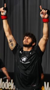 Philipe Lins Instagram - Soon / Em breve 💀

#mma #ufc #teamlins #monstrobacksoon #keepgoing #nevergiveup