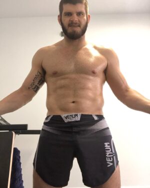 Philipe Lins Instagram - Are you ready for the ‘’monstro’’ return?! Soon!!! 🇺🇸 Está pronto para o retorno do ‘’monstro’’?! Em breve!!! Fiquem ligados 🔥 #mma #ufc #teamlins #itistime #return #keepgoing #nevergiveup #believe #faith #warrior #boxing #boxe #jiujitsu #boxeo #kickboxing
