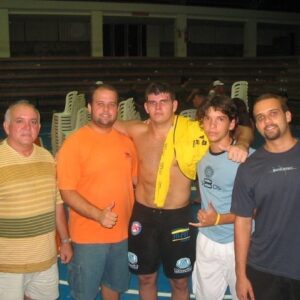Philipe Lins Instagram - Essa foi minha quarta luta no MMA se não me engano em 2006, sai vitorioso mais longe de ter feito uma grande luta! Meu oponente estava muito preparado quase perdi a luta! Mais no final o coração prevaleceu!!! // This was my fourth fight in MMA if I am not mistaken in 2006, out with victory farther from having done a great fight!  My opponent was very prepared, I almost lost the fight!  But in the end the heart prevailed!!!
#tb #mma #ufc #keepgoing #nevergiveup