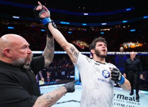 Philipe Lins Instagram - UFC 299 🏆

Thank you my team for all support / Obrigado ao meu time por todo suporte!

4- fight win streak / 4 vitórias seguidas 

GOD my high refuge / Deus meu alto refúgio

#ufc #ufc299 #mma #teamlins #keepgoing #nevergiveup