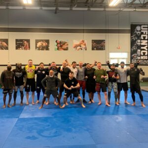 Philipe Lins Instagram - I’m feeling like ... small guy with these “monsters” but blessed to be here // Estou me sentindo como ... um cara pequeno ao lado desses “monstros”, mas abençoado por estar aqui 😁😬🙏🙌🏼💪 #ufc #mma #grapling #friday #blessed #teamlins #att #keepgoing #nevergiveup
