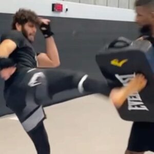 Philipe Lins Instagram - Thanks for training guys 🙏@rafaelcarvalhodesouz @macarraodossantos 
@thiagoalvesatt and Alemão!!

#mma #ufc #keepgoing #nevergiveup