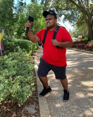Phillipe Loures Instagram - Postando essa foto, pra dizer que saiu video lá no canal, vai lá assistir, uhuuul voltei phamilia 
Quem consegue comentar 8 emojis vermelhos em seguida sem ser atrapalhado?? @seaworldparksbr #seaworldorlando #seaworldparkbr