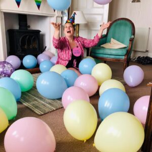 Phoebe Fox Instagram - This one has a birthday and she is living her best life @ellieopink