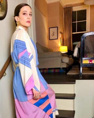 Phoebe Fox Instagram - Wearing a gorgeous @louisaparris dress for tonight’s #sagawards Hair and make up by the inimitable @sarah.nuth @sagawards photography courtesy of @kyle_soller