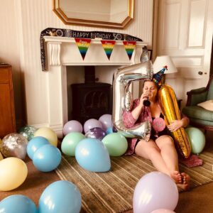 Phoebe Fox Instagram - This one has a birthday and she is living her best life @ellieopink