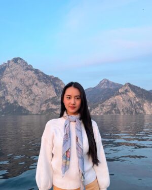 Phunthida Phairuangkij Instagram - Marshmallow & golden hour 💖💙✨😋