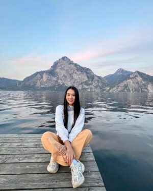 Phunthida Phairuangkij Instagram - Marshmallow & golden hour 💖💙✨😋