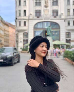 Phunthida Phairuangkij Instagram - 💂‍♀️😊