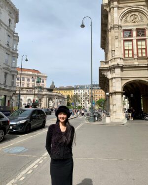 Phunthida Phairuangkij Instagram - 💂‍♀️😊