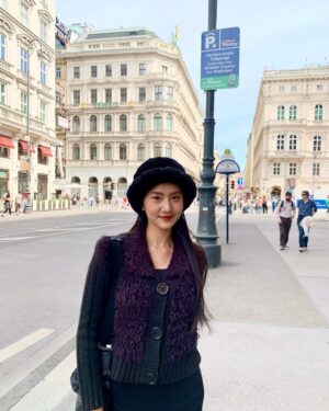 Phunthida Phairuangkij Instagram - 💂‍♀️😊