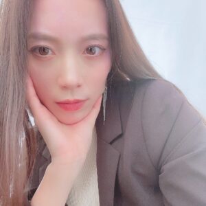 Phương Chị Instagram - 今日はYouTubeの撮影でしたん。
.
いやー、今日の企画は面白かったし、楽しかった😂
色々次の案とかやってみたい事とかの打ち合わせも出来てとても有意義な一日でした。
動画のup楽しみにしていて下さいね。
.
あ、私がYouTubeをやっている事を意外と知らない方が多かったので😢
.
https://youtube.com/c/fonchichannel
.
今46本の動画更新しています✨
パーソナルな事からドラマ、ベトナム関係などなど、色んなジャンルを上げています。
是非、お時間があれば、checkして頂けると嬉しいです。
チャンネル登録、宜しくお願い致します🥺
.
今後、見たい企画とかやって欲しい企画、コラボして欲しい方などなどがありましたら、どしどしコメントに下さい♪
.
そして、今日はmy sisterのお誕生日でした。
24歳のお誕生日おめでとうねん。
沢山笑顔溢れる素敵な一年にしてね。