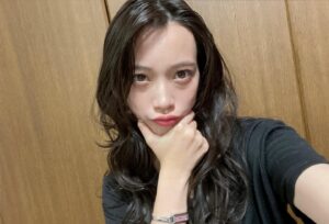 Phương Chị Instagram - お正月
⁡
家族でテレビを見たり、お節とお雑煮を食べたり、寝正月したりと、三が日はまったり過ごしています🎍
皆様はお正月を楽しんでいますか😌？
⁡
I spend the first three days of my life relaxing with my family, watching TV, eating osechi and ozoni, and spending New Year's in bed🎍
Are you all enjoying the new year 😌?
⁡
Tôi dành ba ngày đầu đời để thư giãn cùng gia đình, xem TV, ăn osechi và ozoni, và đón năm mới trên giường🎍
Tất cả các bạn đang tận hưởng năm mới chứ 😌?