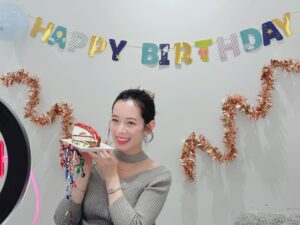 Phương Chị Instagram - 33th anniversary⑅◡̈*

お誕生日おめでとう自分❣️

Happy birthday to me❣️❣️

Chúc mừng sinh nhật của tôi❣️❣️❣️