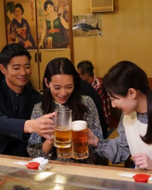 Phương Chị Instagram - 【情報解禁】*TV*
この度
⁡
2022年1月10日(月)
⁡
毎週月曜日深夜0:00〜0:30放送スタート
⁡
BSテレ東
『ワカコ酒 Season6』にゲストとして出演させて頂く事が決定致しました。
⁡
去年12月に放送されました『ワカコ酒スペシャル 飛騨酒蔵めぐり』に初登場してから早一年ちょっと。
⁡
現場の温かさと楽しさのあまり
⁡
『東京に遊びに行く！の巻でも、哲也とグェン結婚！？の巻！でも、皆でベトナムへ行く！の巻でも何でもいいので、また絶対呼んで下さい！いつでも帰って来たいです！！』
⁡
なんて図々しく言い放って、名残惜しく寂しく帰ったあの日から、早一年。
⁡
まさか、こんな早く呼んで頂けるだなんて！！！（泣）
⁡
マネージャーから
⁡
『また呼んで頂けました。』のご連絡を頂いた時は、本当に嬉しかったです。
⁡
たった一日の撮影でしたが、ホームに帰って来たばりの図々しさ(再び)で、楽しく撮影させて頂きました。
⁡
こんな私をいつも温かく迎えて下さる座長の梨奈ちゃん(武田 梨奈chan)を始めた、ワカコ酒ファミリーの皆様に感謝の気持ちで一杯です。
⁡
辻本君(辻本 達規kun)が演じる哲也さん＆私が演じるグェンの登場は
⁡
2022年2月14日(月)放送予定
0:00〜0:30
『ワカコ酒 Season6』
“再会を祝して乾杯”に登場致します。
⁡
今回はどんな展開になるのか。。。
⁡
更に、本作の放送に先駆けて、2022年1月2日(日)には『ワカコ酒スペシャル 飛騨酒蔵めぐり』と『ワカコ酒 Season5』を一挙放送致します。(深夜0:05〜翌朝8:00、BSテレ東)。
⁡
是非、放送をお楽しみに:-)