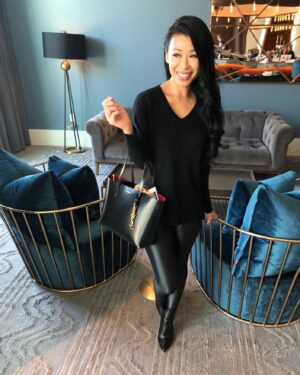 Phuong Kubacki Instagram - Are you still doing #xmas shopping? Where are the best deals you’ve seen?? 😃🎄🎁