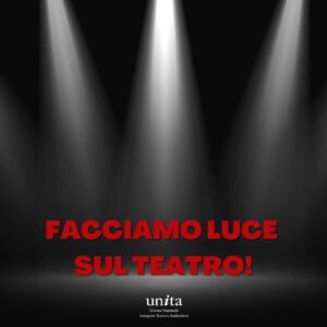 Pierfrancesco Favino Instagram - FACCIAMO LUCE SUL TEATRO!

Proteggere e liberare le città dai danni provocati da un’epidemia – intimava Sofocle nel suo immortale Edipo – significa innanzitutto conoscere se stessi, prima che un’intera comunità si ammali di tristezza non riuscendo più a immaginare un futuro.

U.N.I.T.A. (Unione Nazionale Interpreti Teatro e Audiovisivo) invita tutte le donne e gli uomini che dirigono i teatri italiani, da quelli più piccoli fino ai grandi Teatri Nazionali, a illuminare e tenere aperti i propri edifici la sera del 22 febbraio (dalle 19,30 alle 21,30)

A un anno di distanza dal primo provvedimento governativo che come prima misura di contrasto al Coronavirus intimava la chiusura immediata dei teatri nelle principali regioni del Nord, estendendo rapidamente il provvedimento a tutto il territorio nazionale nel giro di pochi giorni, Unita chiede al nuovo Governo e a tutta la cittadinanza che si torni immediatamente a parlare di Teatro e di spettacolo dal vivo, che lo si torni a nominare, che si programmi e si renda pubblico un piano che porti prima possibile ad una riapertura in sicurezza di questi luoghi.

#Unita chiede a tutti gli artisti, a tutte le maestranze e al pubblico delle città di organizzare, ovunque possibile, in tutta Italia – rispettando, come hanno sempre dimostrato di saper fare, ogni misura di sicurezza – un presidio dei teatri nella serata del 22 febbraio, perché questi luoghi tornino simbolicamente ad essere ciò che da 2500 anni sono sempre stati: piazze aperte sulla città, motori psichici della vita di una comunità.

Garantendo l’osservanza di tutte le norme, invitiamo tutti i cittadini a testimoniare la propria vicinanza, con la propria presenza fisica. Vi aspettiamo davanti ad un #teatro della vostra città o del vostro quartiere per lasciare una traccia scritta di un pensiero su un foglio portato da casa o su un registro che ogni teatro potrà mettere a disposizione. Torniamo per una sera a incontrare quella parte essenziale e indispensabile di ogni spettacolo senza la quale il teatro semplicemente non è: il pubblico.

#AssociazioneUNITA
#diverseinterpretazioniugualidiritti
#piùsiamopiùcontiamo
#unitisipuò