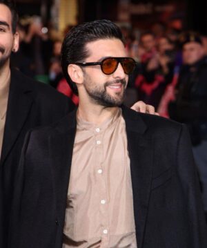 Piero Barone Instagram - Sanremo 2024 - Green Carpet. February 5th, 2024.

Stylist: @nickcerioni 
Ass. stylist: @_ilariataccini_
Outfit: @emporioarmani
Hair: @mimmolaserra
Mua: @davide_maisano_ 
Skin Specialist: @cecilia_mezzanino_clinique 
Sunglass: @marcolin_eyewear / @tomford

#Sanremo2024 @Ilvolomusic #ilvolo #Capolavoro