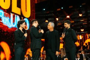 Piero Barone Instagram - @giorgiopanarielloreal con @gianginoble11, @ignazioboschetto e @barone_piero sul palco di #TuttiPerUno.
