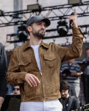 Piero Barone Instagram - Rehearsing 
Verona 2/4 
#tuttiperuno