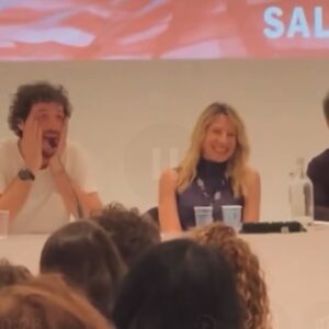Pierpaolo Spollon Instagram - Quel Che Provo Dir Non So… 
Forse, Tutto Non Benissimo quello che ho fatto in questi giorni, ma poi arriva Sempre Mezzogiorno, e ci piace così. 

Grazie a tutte le persone che ho incontrato in questi giorni, e un grazie particolare alla splendida @antoclerici per l’invito di oggi e le belle parole spese nei miei confronti. 

-
#èsemprespollondì #anchedilunedi #barcollomanonmollo #QuelCheProvoDirNonSo #TuttoNonBenissimo #ÈSempreMezzogiorno #cià