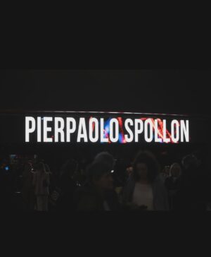 Pierpaolo Spollon Instagram - Quel Che Provo Dir Non So… 
Forse, Tutto Non Benissimo quello che ho fatto in questi giorni, ma poi arriva Sempre Mezzogiorno, e ci piace così. 

Grazie a tutte le persone che ho incontrato in questi giorni, e un grazie particolare alla splendida @antoclerici per l’invito di oggi e le belle parole spese nei miei confronti. 

-
#èsemprespollondì #anchedilunedi #barcollomanonmollo #QuelCheProvoDirNonSo #TuttoNonBenissimo #ÈSempreMezzogiorno #cià