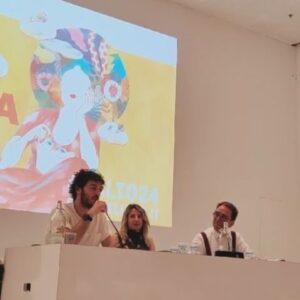 Pierpaolo Spollon Instagram - Quel Che Provo Dir Non So… 
Forse, Tutto Non Benissimo quello che ho fatto in questi giorni, ma poi arriva Sempre Mezzogiorno, e ci piace così. 

Grazie a tutte le persone che ho incontrato in questi giorni, e un grazie particolare alla splendida @antoclerici per l’invito di oggi e le belle parole spese nei miei confronti. 

-
#èsemprespollondì #anchedilunedi #barcollomanonmollo #QuelCheProvoDirNonSo #TuttoNonBenissimo #ÈSempreMezzogiorno #cià