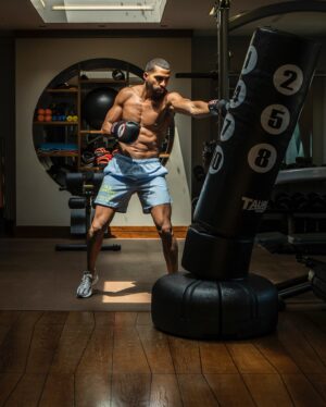 Pierre Abena Instagram - Travel connects you to your highest self and awakens you from the ordinary 💪🏽 @fsgeneva fitness center and wellness facilities are the perfect place to start 👤 
📸 @sylvain_terret 
.
.
.
.
.
.
#fourseasons #fsgeneva #pierreabena #lifestylegoals #travellover #lifestylemodel #fitnessgoals #fitlife #leanmuscle #awakenyourdreams #luxurytravel #luxuriouslife #ocho #workhard
