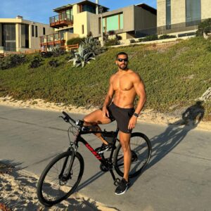 Pierre Abena Instagram - 62 mile bike ride up the Pacific Coast on one of the most gorgeous days of the year 🚴🏽‍♂️☀️🌴 Life is about Sundays like this and extreme gratitude for the ability to move and breathe fresh air 🌊  Let’s have an amazing week and remember you are a champion! 🏅