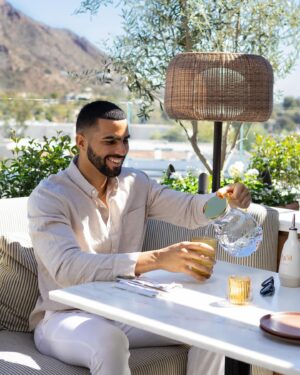 Pierre Abena Instagram - Spent the weekend discovering @theglobalambassadorhotel ⚜️ This hotel just opened a few months ago and is already the go-to spot for luxury hospitality and exceptional restaurant experiences! 🥩🍝 The hotel is full of vibrancy, character, and is buzzing with energy! 📣 Can’t wait to come back! 😍

📸: @danza.foto 

#phoenix #luxuryhotelsoftheworld #boutiquehotels #barscene #arizonalife #hospitalityindustry #collaborators #modernhotel #luxurytravel