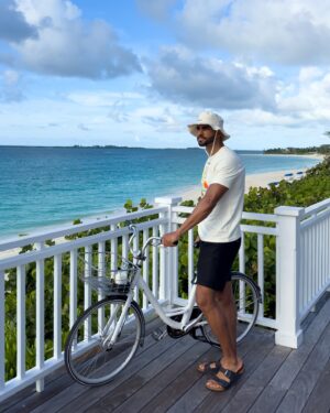 Pierre Abena Instagram - The best emails start with: “Dear Mr. Abena, Your reservation is confirmed” 😁🌴💙 Loved kicking off my summer travels at @fsoceanclub and discovering the beauty of the Bahamas 🇧🇸 The waters are so blue, it’s mesmerizing! 🐬
.
.
.
.
#sharemyFS #FSOceanClub #bahamas #paradiseisland #summertravels #pierreabena #ocho #lifestylegoals #travelgoals #fourseasons #luxurytravel #adventurelifestyle